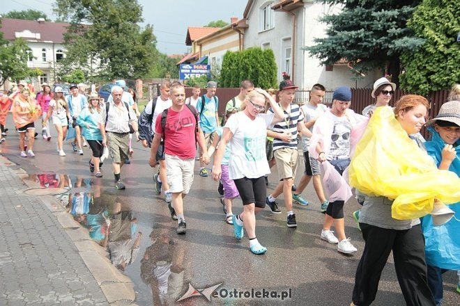 Piesza ełcka pielgrzymka na Jasną Górę zawitała do Ostrołęki [31.07.2014] - zdjęcie #34 - eOstroleka.pl