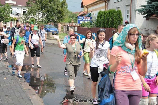 Piesza ełcka pielgrzymka na Jasną Górę zawitała do Ostrołęki [31.07.2014] - zdjęcie #78 - eOstroleka.pl
