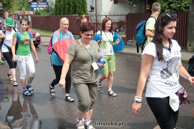 Piesza ełcka pielgrzymka na Jasną Górę zawitała do Ostrołęki [31.07.2014] - zdjęcie #77 - eOstroleka.pl