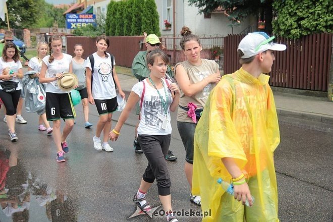 Piesza ełcka pielgrzymka na Jasną Górę zawitała do Ostrołęki [31.07.2014] - zdjęcie #71 - eOstroleka.pl