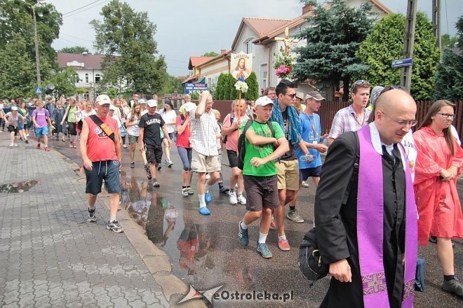 Piesza ełcka pielgrzymka na Jasną Górę zawitała do Ostrołęki [31.07.2014] - zdjęcie #57 - eOstroleka.pl