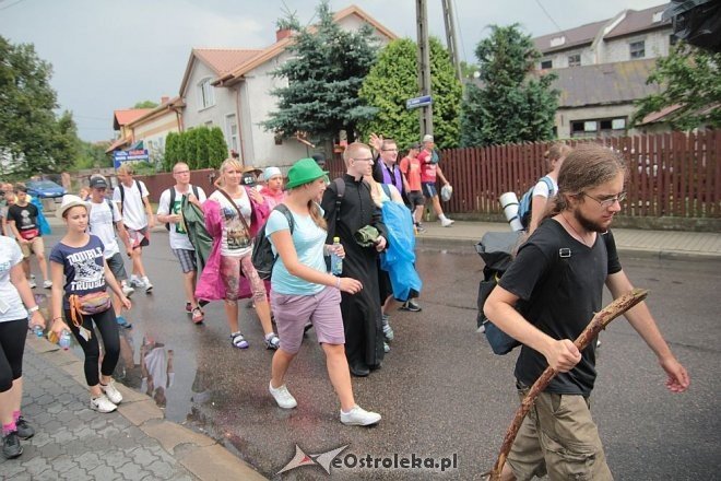Piesza ełcka pielgrzymka na Jasną Górę zawitała do Ostrołęki [31.07.2014] - zdjęcie #48 - eOstroleka.pl