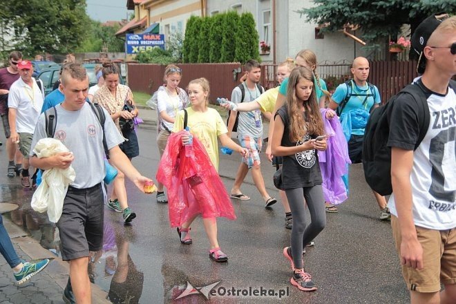 Piesza ełcka pielgrzymka na Jasną Górę zawitała do Ostrołęki [31.07.2014] - zdjęcie #43 - eOstroleka.pl