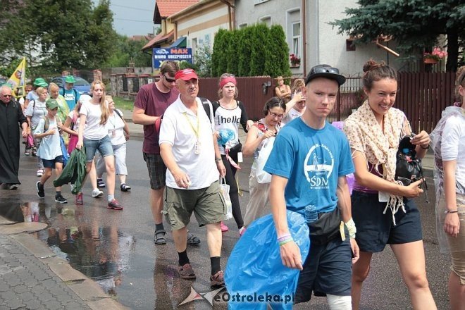 Piesza ełcka pielgrzymka na Jasną Górę zawitała do Ostrołęki [31.07.2014] - zdjęcie #79 - eOstroleka.pl