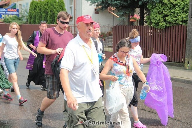 Piesza ełcka pielgrzymka na Jasną Górę zawitała do Ostrołęki [31.07.2014] - zdjęcie #39 - eOstroleka.pl