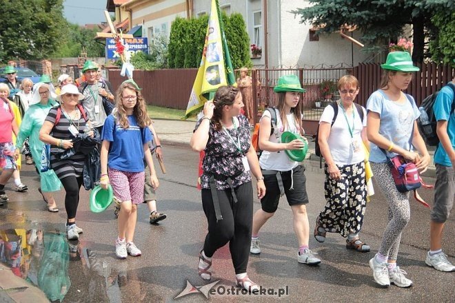Piesza ełcka pielgrzymka na Jasną Górę zawitała do Ostrołęki [31.07.2014] - zdjęcie #85 - eOstroleka.pl