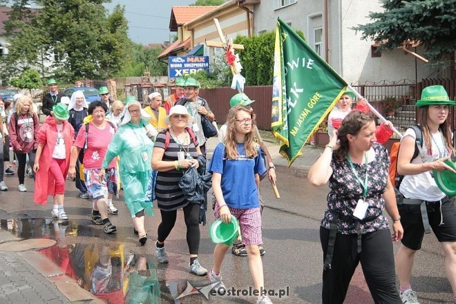 Piesza ełcka pielgrzymka na Jasną Górę zawitała do Ostrołęki [31.07.2014] - zdjęcie #33 - eOstroleka.pl