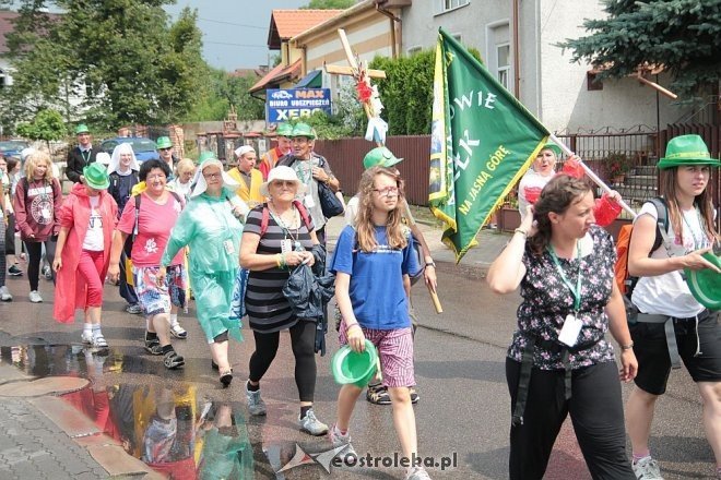 Piesza ełcka pielgrzymka na Jasną Górę zawitała do Ostrołęki [31.07.2014] - zdjęcie #86 - eOstroleka.pl