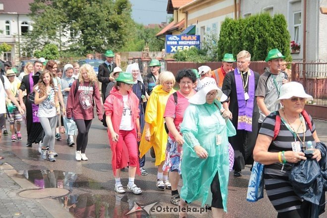 Piesza ełcka pielgrzymka na Jasną Górę zawitała do Ostrołęki [31.07.2014] - zdjęcie #32 - eOstroleka.pl