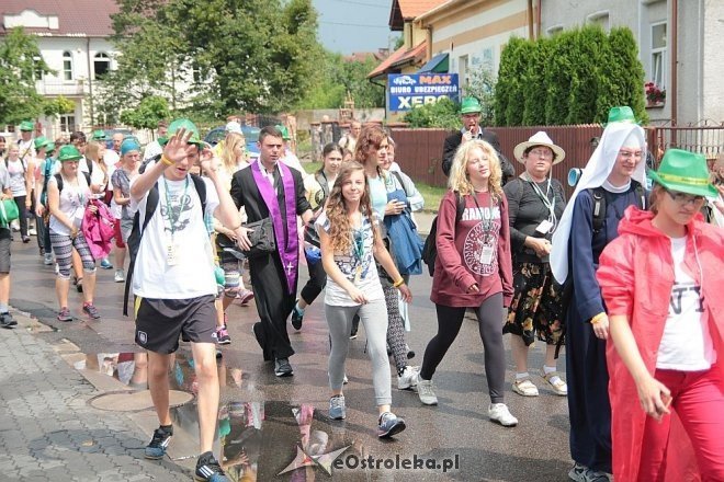 Piesza ełcka pielgrzymka na Jasną Górę zawitała do Ostrołęki [31.07.2014] - zdjęcie #30 - eOstroleka.pl