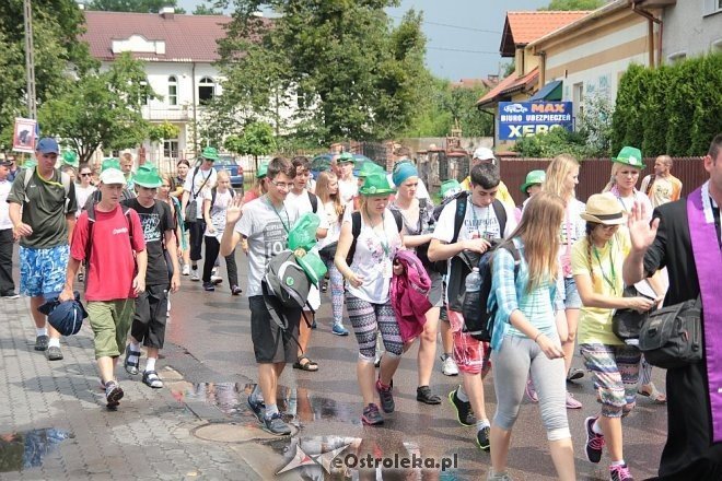 Piesza ełcka pielgrzymka na Jasną Górę zawitała do Ostrołęki [31.07.2014] - zdjęcie #29 - eOstroleka.pl
