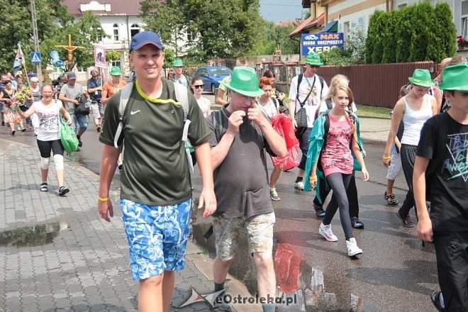 Piesza ełcka pielgrzymka na Jasną Górę zawitała do Ostrołęki [31.07.2014] - zdjęcie #24 - eOstroleka.pl