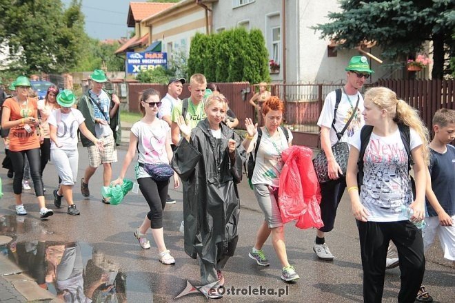 Piesza ełcka pielgrzymka na Jasną Górę zawitała do Ostrołęki [31.07.2014] - zdjęcie #22 - eOstroleka.pl