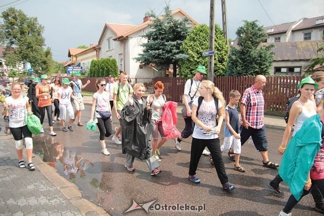 Piesza ełcka pielgrzymka na Jasną Górę zawitała do Ostrołęki [31.07.2014] - zdjęcie #98 - eOstroleka.pl