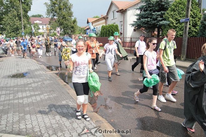 Piesza ełcka pielgrzymka na Jasną Górę zawitała do Ostrołęki [31.07.2014] - zdjęcie #20 - eOstroleka.pl