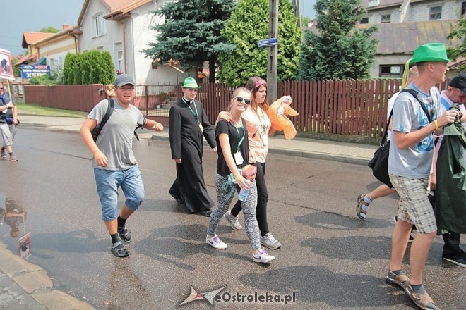 Piesza ełcka pielgrzymka na Jasną Górę zawitała do Ostrołęki [31.07.2014] - zdjęcie #18 - eOstroleka.pl