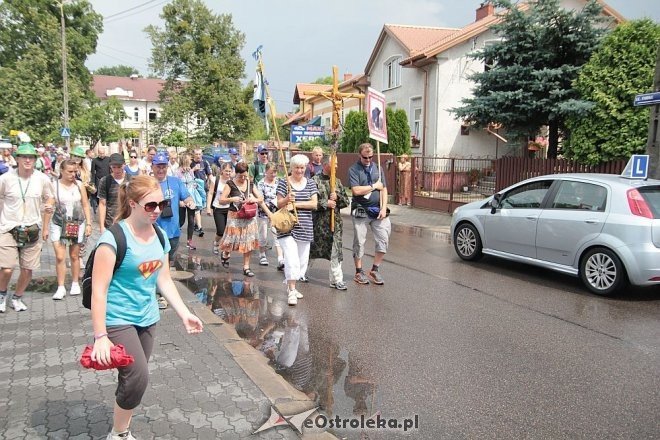 Piesza ełcka pielgrzymka na Jasną Górę zawitała do Ostrołęki [31.07.2014] - zdjęcie #17 - eOstroleka.pl