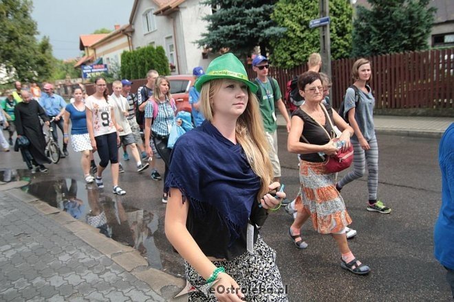 Piesza ełcka pielgrzymka na Jasną Górę zawitała do Ostrołęki [31.07.2014] - zdjęcie #105 - eOstroleka.pl