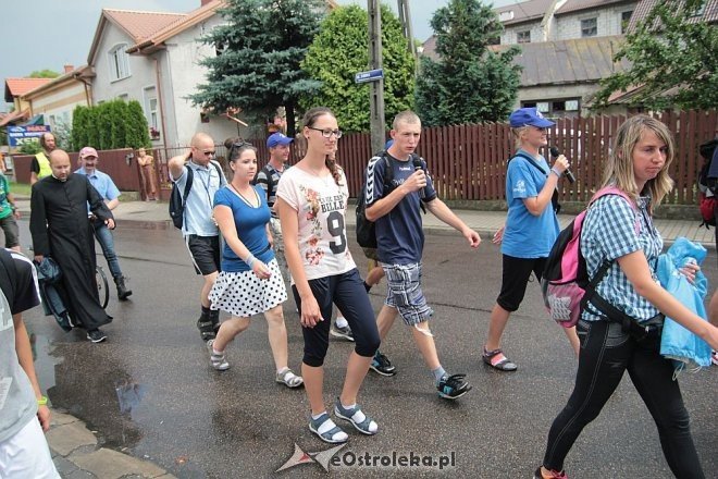 Piesza ełcka pielgrzymka na Jasną Górę zawitała do Ostrołęki [31.07.2014] - zdjęcie #11 - eOstroleka.pl