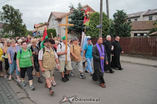 Ostrołęccy pielgrzymi wyruszyli na Jasną Górę [01.08.2014] - zdjęcie #94 - eOstroleka.pl
