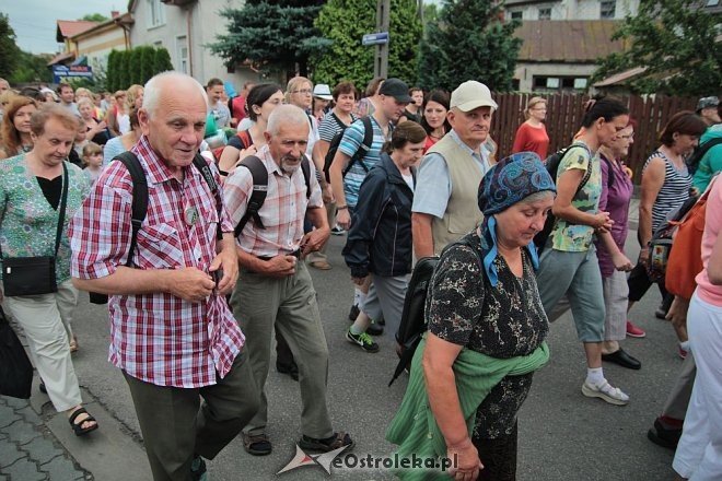 Ostrołęccy pielgrzymi wyruszyli na Jasną Górę [01.08.2014] - zdjęcie #86 - eOstroleka.pl