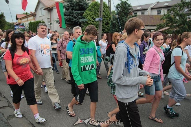 Ostrołęccy pielgrzymi wyruszyli na Jasną Górę [01.08.2014] - zdjęcie #67 - eOstroleka.pl
