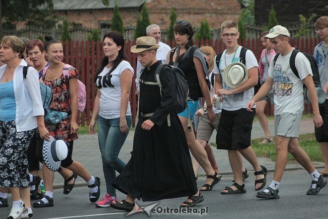 Ostrołęccy pielgrzymi wyruszyli na Jasną Górę [01.08.2014] - zdjęcie #20 - eOstroleka.pl