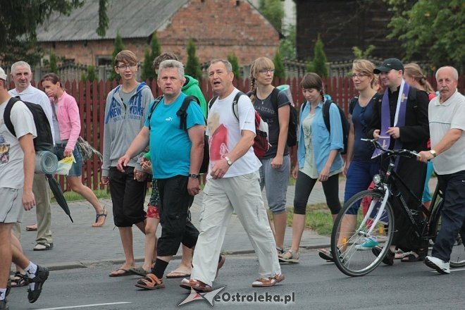 Ostrołęccy pielgrzymi wyruszyli na Jasną Górę [01.08.2014] - zdjęcie #16 - eOstroleka.pl