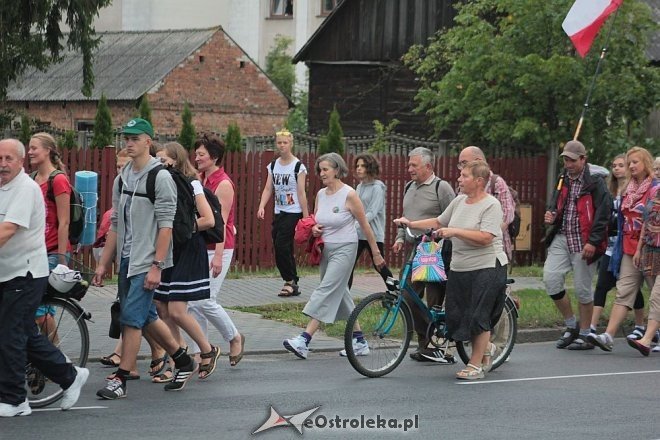 Ostrołęccy pielgrzymi wyruszyli na Jasną Górę [01.08.2014] - zdjęcie #14 - eOstroleka.pl