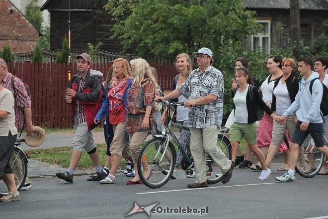 Ostrołęccy pielgrzymi wyruszyli na Jasną Górę [01.08.2014] - zdjęcie #12 - eOstroleka.pl