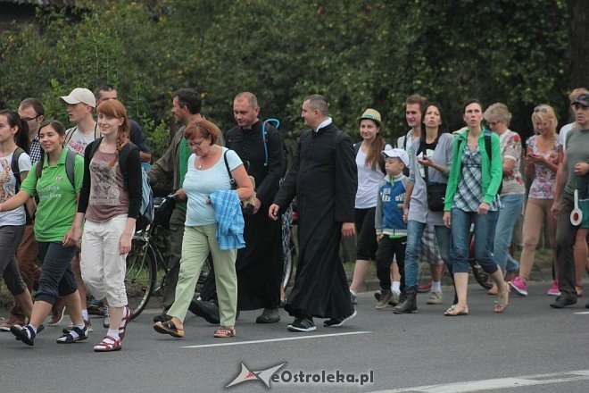 Ostrołęccy pielgrzymi wyruszyli na Jasną Górę [01.08.2014] - zdjęcie #4 - eOstroleka.pl