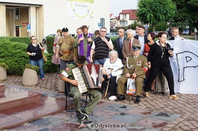 Obchody 70 Rocznicy Powstania Warszawskiego [01.08.2014] - zdjęcie #18 - eOstroleka.pl