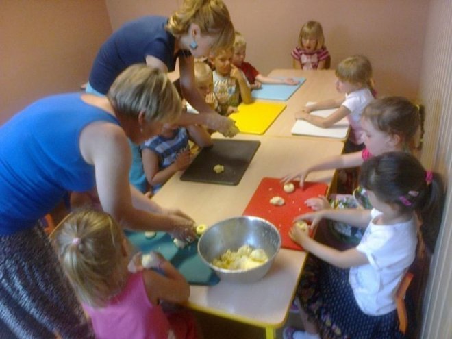 Wakacyjne spotkanie w przedszkolu [06.08.2014]  - zdjęcie #23 - eOstroleka.pl