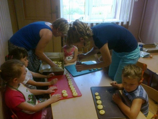 Wakacyjne spotkanie w przedszkolu [06.08.2014]  - zdjęcie #11 - eOstroleka.pl