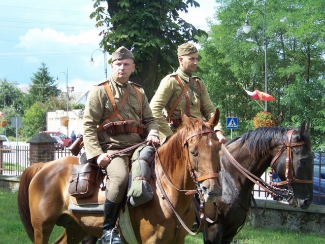 W hołdzie Marynarzom i Ułanom poległym na Ziemi Rzekuńskiej w 1920 roku (17.08.2014) - zdjęcie #1 - eOstroleka.pl