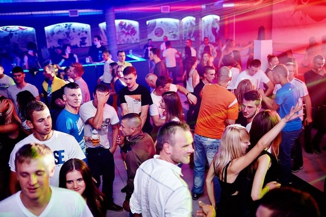 Noc Dużych Dzieci w Clubie Capitol [16.08.2014] - zdjęcie #79 - eOstroleka.pl