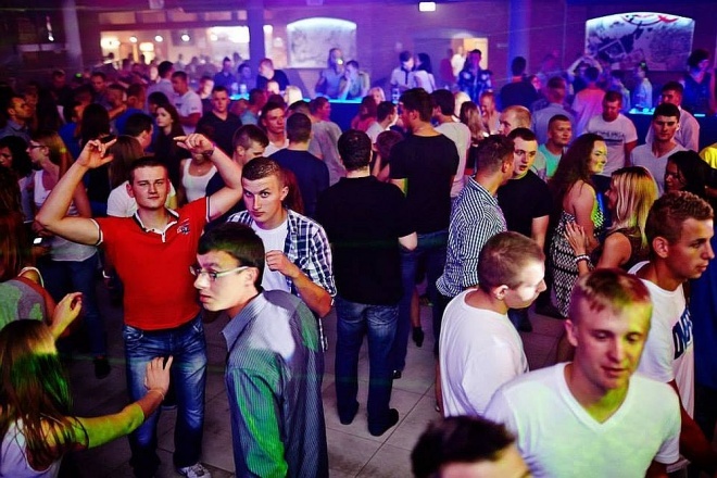 Noc Dużych Dzieci w Clubie Capitol [16.08.2014] - zdjęcie #77 - eOstroleka.pl