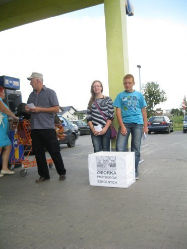 Podsumowanie II edycji zbiórki artykułów szkolnych: Ostrołęczanie ponownie nie zawiedli [27.08.2014] - zdjęcie #7 - eOstroleka.pl