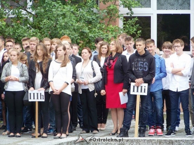 Rozpoczęcie roku szkolnego 2014/15 - Gimnazjum nr 1 i Gimnazjum nr 2 w Ostrołęce (01.09.2014) - zdjęcie #23 - eOstroleka.pl
