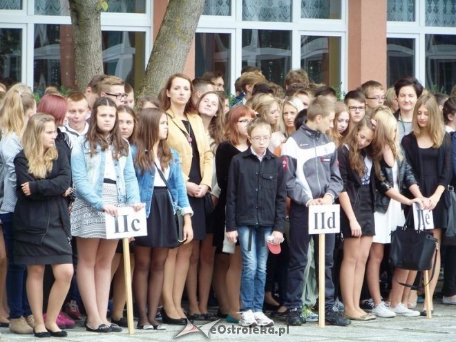 Rozpoczęcie roku szkolnego 2014/15 - Gimnazjum nr 1 i Gimnazjum nr 2 w Ostrołęce (01.09.2014) - zdjęcie #21 - eOstroleka.pl