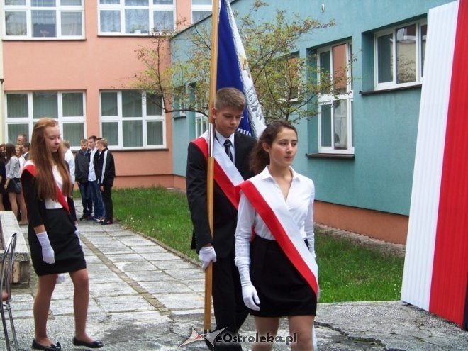 Rozpoczęcie roku szkolnego 2014/15 - Gimnazjum nr 1 i Gimnazjum nr 2 w Ostrołęce (01.09.2014) - zdjęcie #7 - eOstroleka.pl