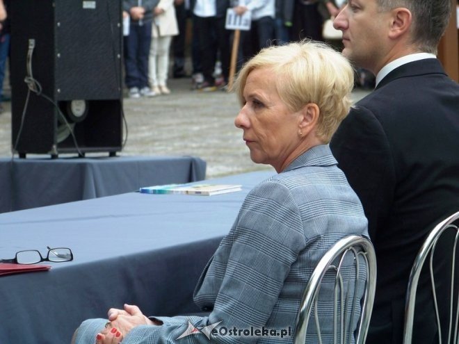 Rozpoczęcie roku szkolnego 2014/15 - Gimnazjum nr 1 i Gimnazjum nr 2 w Ostrołęce (01.09.2014) - zdjęcie #3 - eOstroleka.pl