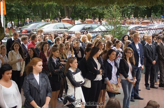 Uroczysta Inauguracja Roku Szkolnego 2014/2015 w ZSZ nr 1, ZSZ nr 3 oraz ZSZ nr 4 [01.09.2014] - zdjęcie #31 - eOstroleka.pl