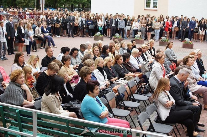 Uroczysta Inauguracja Roku Szkolnego 2014/2015 w ZSZ nr 1, ZSZ nr 3 oraz ZSZ nr 4 [01.09.2014] - zdjęcie #29 - eOstroleka.pl