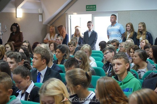 Uroczysta Inauguracja Roku Szkolnego 2014/2015 w ZSZ nr 1, ZSZ nr 3 oraz ZSZ nr 4 [01.09.2014] - zdjęcie #7 - eOstroleka.pl