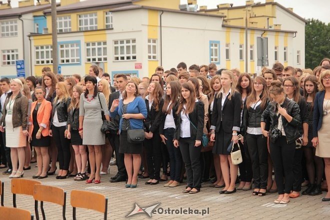 Uczniowie ZS nr 5 uroczyście przywitali nowy rok szkolny [01.09.2014] - zdjęcie #11 - eOstroleka.pl