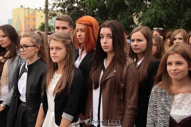 Uczniowie ZS nr 5 uroczyście przywitali nowy rok szkolny [01.09.2014] - zdjęcie #22 - eOstroleka.pl