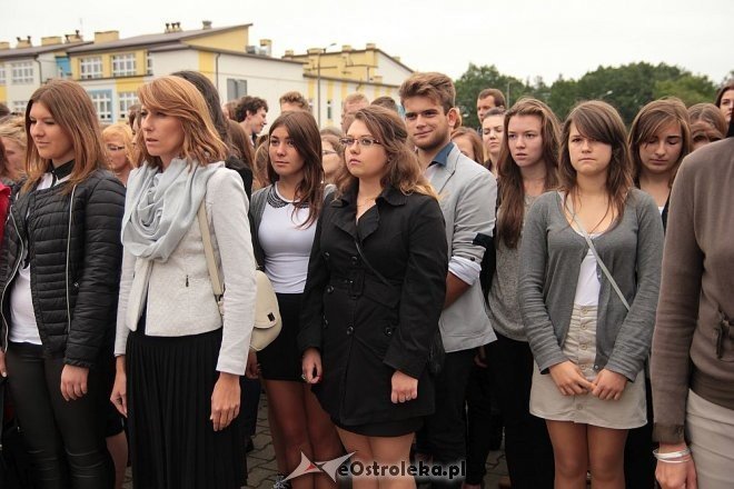 Uczniowie ZS nr 5 uroczyście przywitali nowy rok szkolny [01.09.2014] - zdjęcie #30 - eOstroleka.pl