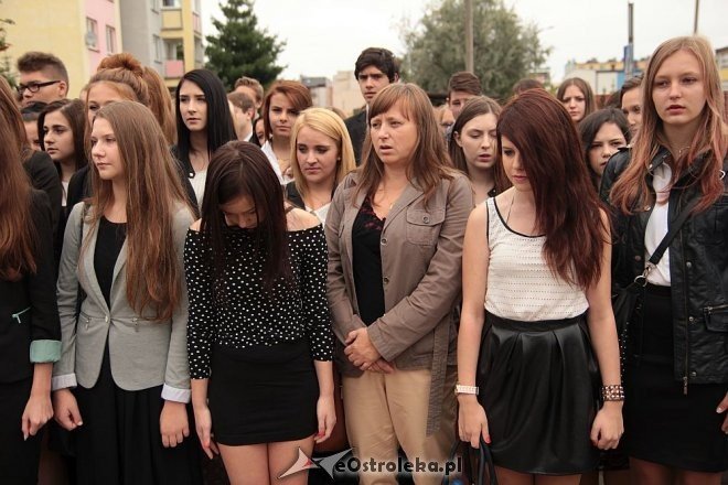 Uczniowie ZS nr 5 uroczyście przywitali nowy rok szkolny [01.09.2014] - zdjęcie #20 - eOstroleka.pl