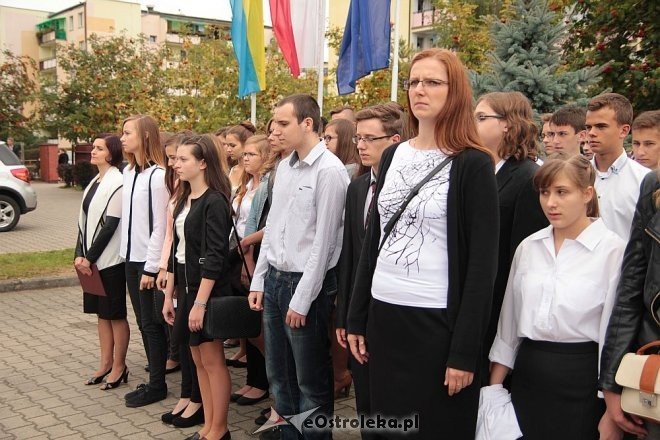 Uczniowie ZS nr 5 uroczyście przywitali nowy rok szkolny [01.09.2014] - zdjęcie #15 - eOstroleka.pl